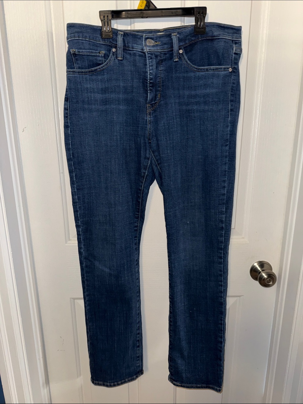 Levi’s Classic Dark Wash Slim Straight Jeans